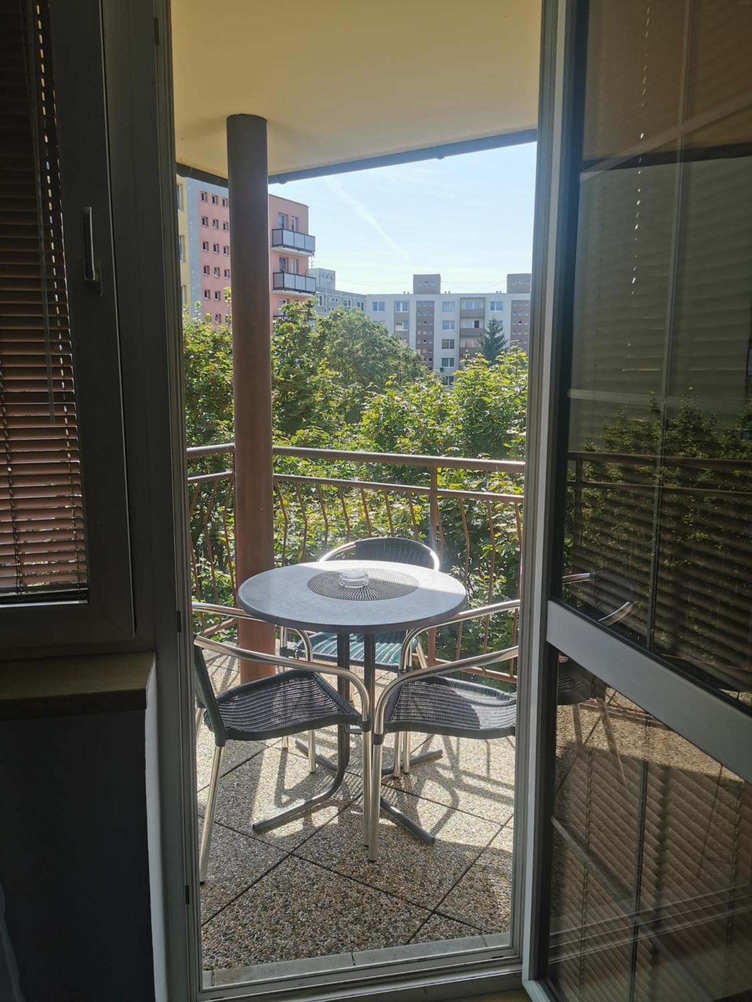 Hotel Diana Nové Mesto nad Váhom Buitenkant foto